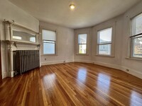 29 Woodlawn St, Unit #1 in Boston, MA - Foto de edificio - Building Photo