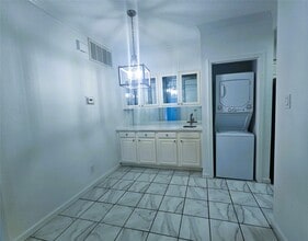 921 Marine Dr in Galveston, TX - Building Photo - Building Photo