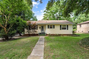 321 Thornhill Cir in Mobile, AL - Building Photo