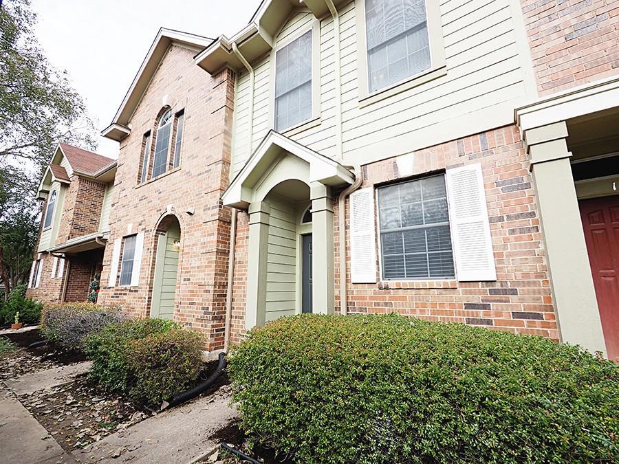 12401 Los Indios Trail in Austin, TX - Building Photo