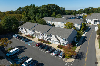 Woodbury Gardens in Woodbury, NY - Building Photo - Building Photo