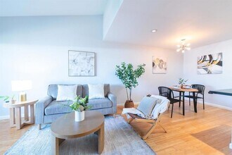 1615 Hotel Cir S, Unit D306 in San Diego, CA - Building Photo - Building Photo