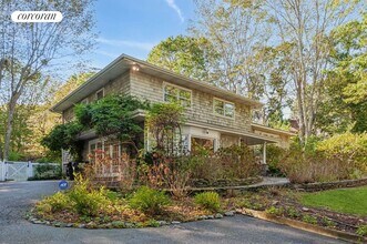 495 7 Ponds Towd Rd in Water Mill, NY - Building Photo - Building Photo