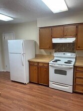 138 -B Summer Pl in Huntsville, TX - Building Photo - Building Photo