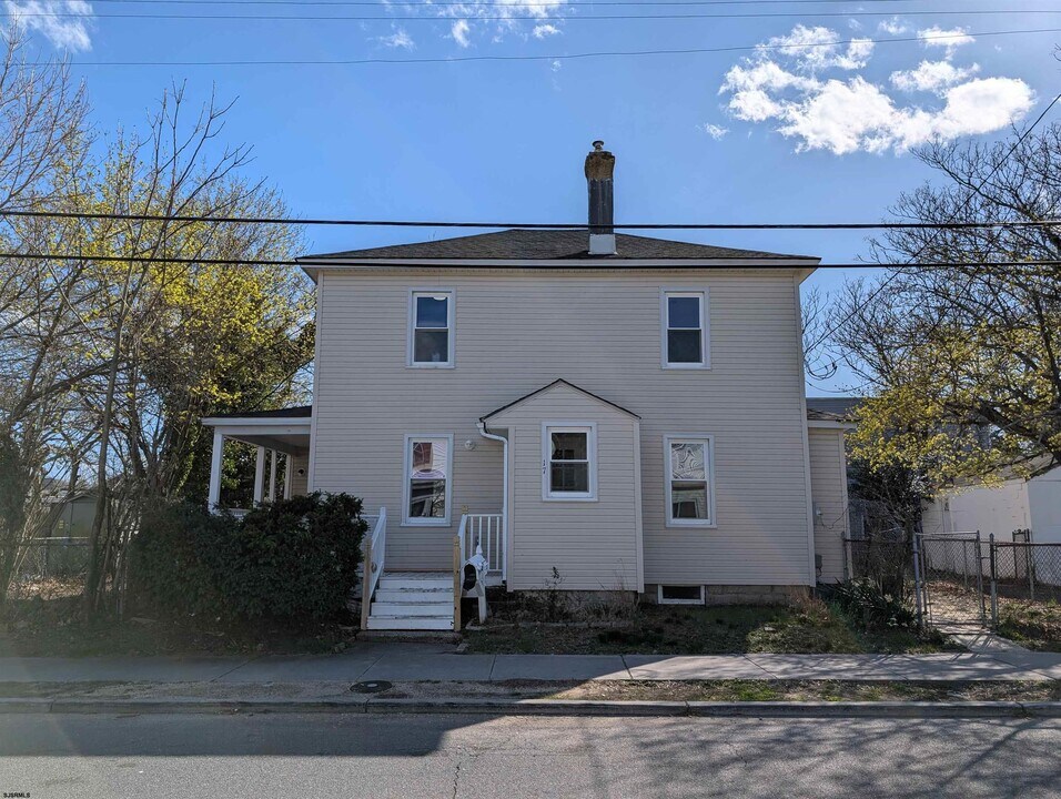 17 Brighton Ave in Pleasantville, NJ - Building Photo