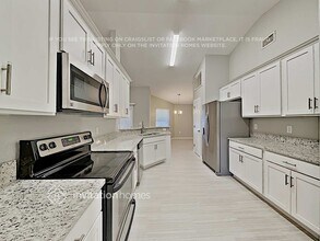 831 Summer Glen Dr in Winter Haven, FL - Foto de edificio - Building Photo