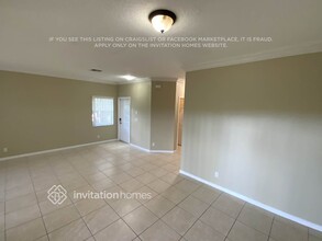 8259 Vía Serena in Boca Raton, FL - Foto de edificio - Building Photo