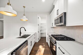 4611 Dewberry St in Houston, TX - Building Photo - Building Photo