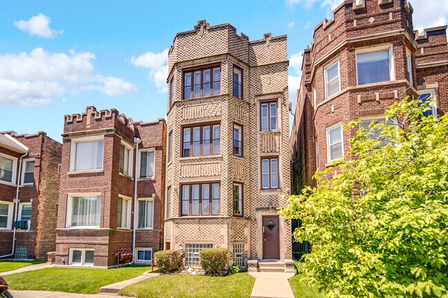 property at 7428 S Bennett Ave