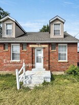 1131 N Florissant Rd in St. Louis, MO - Building Photo