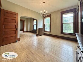 300 5th Ave NE in Minneapolis, MN - Building Photo