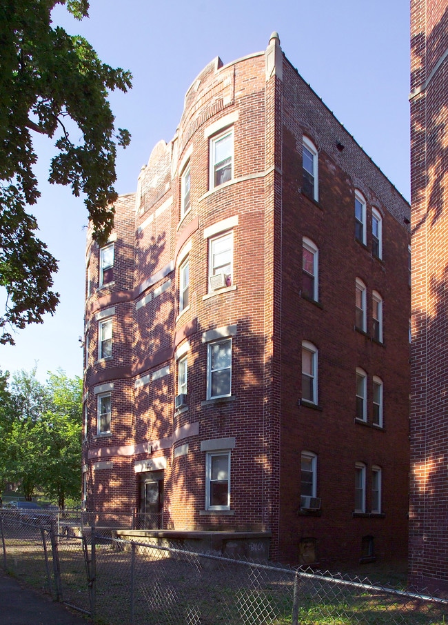 24 Coomes St in Springfield, MA - Foto de edificio - Building Photo