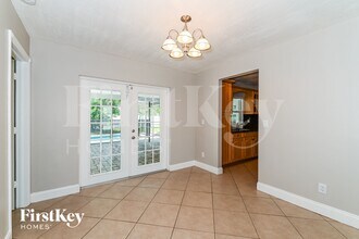 528 SE 17th Ave in Cape Coral, FL - Building Photo - Building Photo