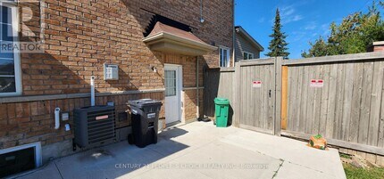 60 Divinity Cir in Brampton, ON - Building Photo - Building Photo