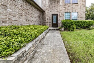 2208 Sunderidge in San Antonio, TX - Building Photo - Building Photo