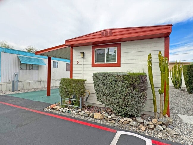 70210 CA-111 in Rancho Mirage, CA - Building Photo - Building Photo