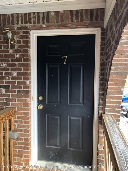 144 S Killarney Ln in Richmond, KY - Building Photo