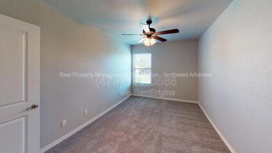 2711 W Shasta Rd, Unit 403 in Rogers, AR - Building Photo - Building Photo