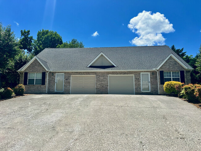 711 Panther Creek Ct, Unit 715 Panther Creek Ct