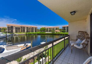 2301 Marina Isle Way in Jupiter, FL - Building Photo - Building Photo