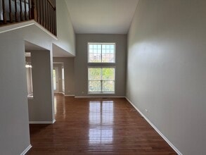 5529 McDonough Rd in Hoffman Estates, IL - Building Photo - Building Photo