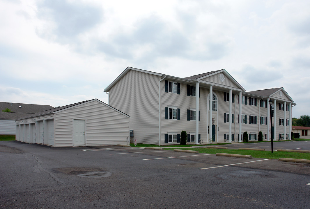 Stratford Square in Canton, OH - Building Photo