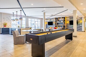 Academy on Fourth in Newport, KY - Foto de edificio - Interior Photo