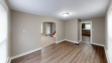 803 S Ottawa Ave in Dixon, IL - Building Photo - Building Photo