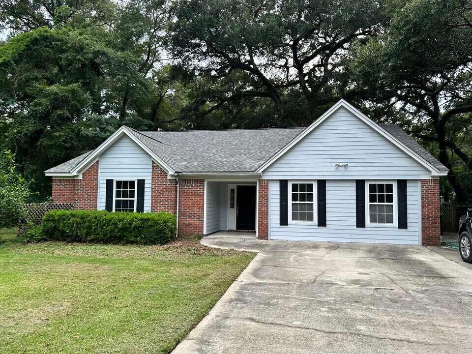 6516 War Admiral Trail in Tallahassee, FL - Building Photo