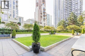 1225 Richards St in Vancouver, BC - Building Photo - Building Photo