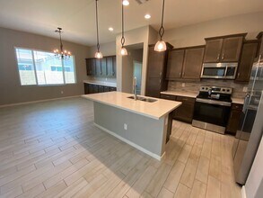 21022 E Via Del Sol in Queen Creek, AZ - Building Photo - Building Photo