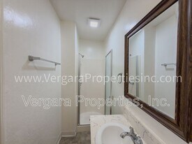 13505 Mariposa Ave in Gardena, CA - Building Photo