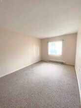 75 Vine St-Unit -8 A2 in Saugus, MA - Building Photo - Building Photo