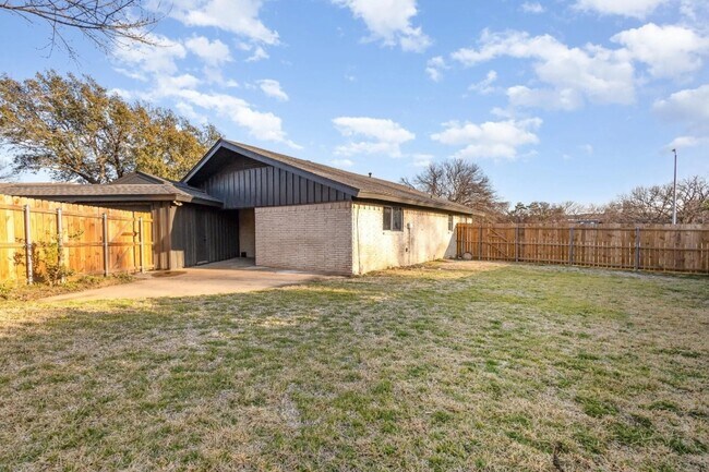 13507 Rawhide Pkwy in Farmers Branch, TX - Building Photo - Building Photo