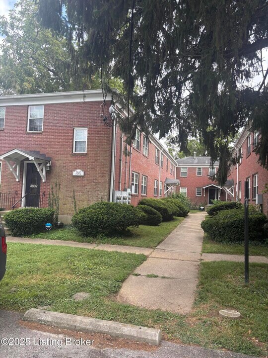 3800 Nanz Ave in Louisville, KY - Building Photo