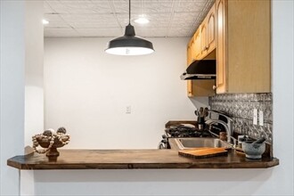 302 K St, Unit B in Boston, MA - Building Photo - Building Photo