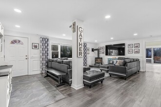 5 Mill St in Northborough, MA - Foto de edificio - Building Photo