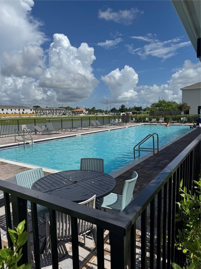 466 NE 5th St in Florida City, FL - Building Photo - Building Photo