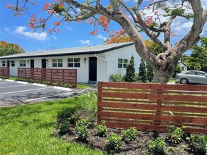 704 NE 23rd Dr in Wilton Manors, FL - Building Photo - Building Photo