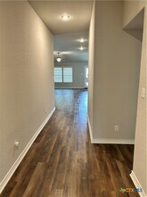 724 Stonemanor in Seguin, TX - Building Photo - Building Photo