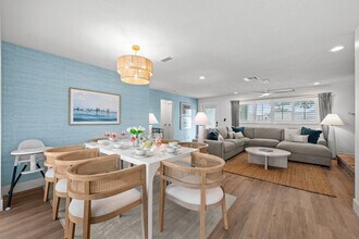 350 La Hacienda Dr in Indian Rocks Beach, FL - Building Photo - Building Photo