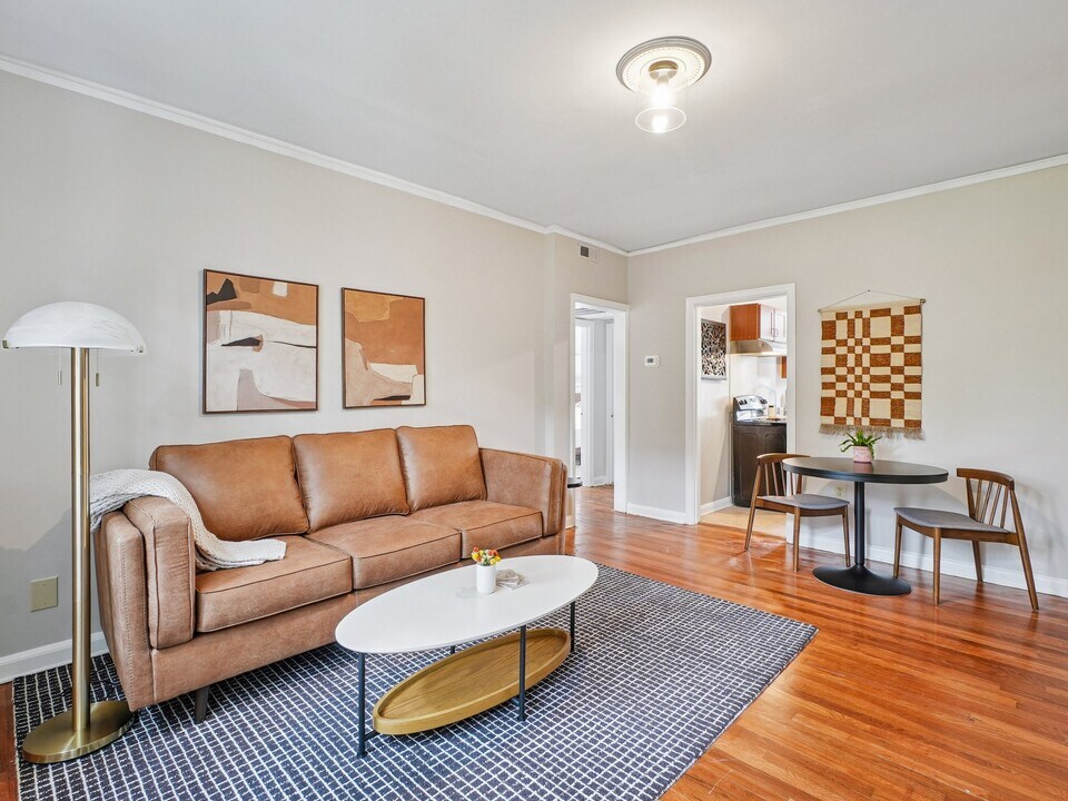 Cameron Court Apartments in Raleigh, NC - Building Photo