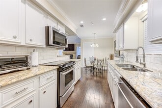 12727 Westella Dr in Houston, TX - Building Photo - Building Photo
