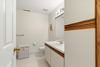 3403 Waltham Ct in Yardley, PA - Foto de edificio - Building Photo