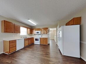 5525 Bridgegate Dr in Winston-Salem, NC - Building Photo - Building Photo