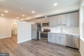 19 S 44th St in Philadelphia, PA - Building Photo - Building Photo