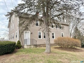 61 Scotland Ave in Madison, CT - Building Photo