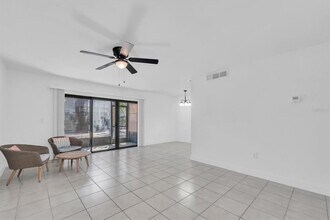11410 8th Way N in St. Petersburg, FL - Building Photo - Building Photo