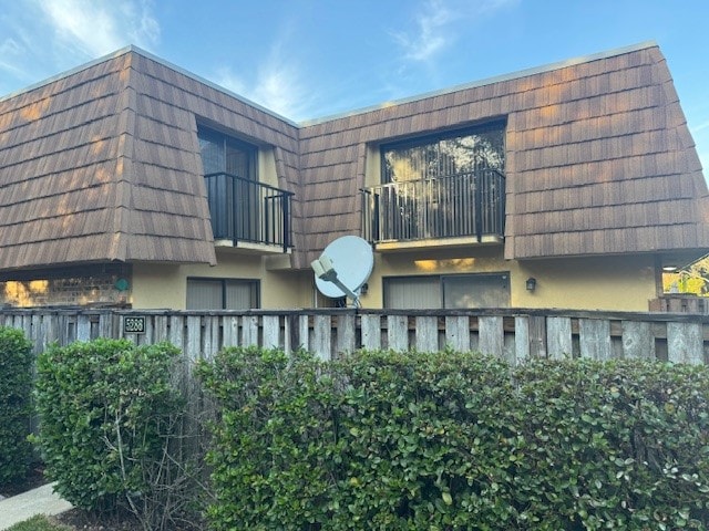 property at 5286 Willow Ct