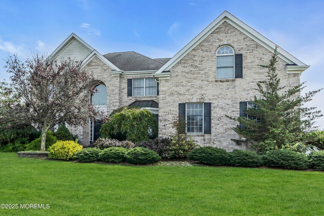 6 Bane Ln in Jackson Township, NJ - Building Photo